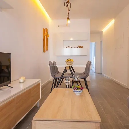 B38 - Tamar & Patio * Lagos
