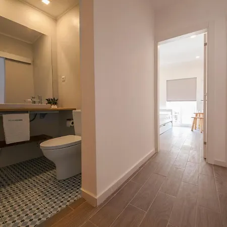 B38 - Tamar & Patio Apartment *