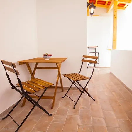 B38 - Tamar & Patio Apartment Lagos